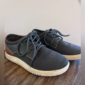 Boys Steve Madden sneakers
